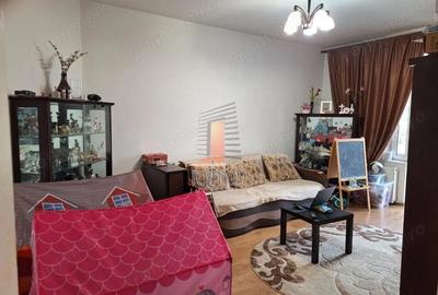 Apartament cu 4 camere decomandat în Central - 3
