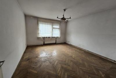 Imobil cu potential, constructie solida cu 2 apartamente,+demisol si garaj, Bras - 3