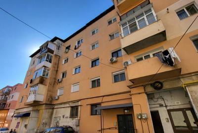 Apartament cu 3 camere decomandat în 9 Mai - 9