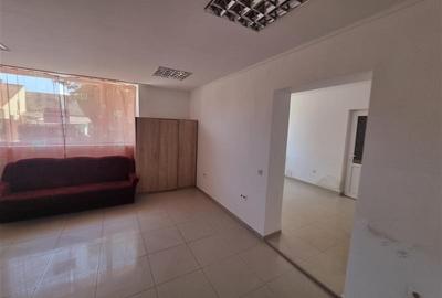 Apartament de 62 mp , parte din casa, cu intrare separata, posibil spatiu comerc - 8