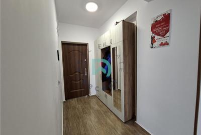 Apartament cu 3 camere decomandat în 13 Decembrie - 13
