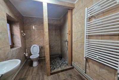 Casă cu Teren 1200 Mp în Blejești - 9