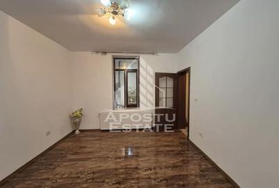 Apartament cu 2 camere semidecomandat în Traian