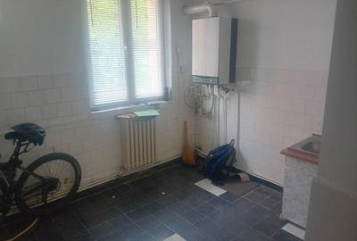 Apartament cu 3 camere semidecomandat în Central - 5