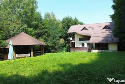 Casă cu 6 camere cu Garaj în Sucevița - 6