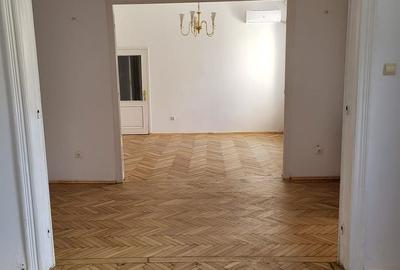 Casă individuală cu 4 camere cu Canalizare în Tineretului - 5