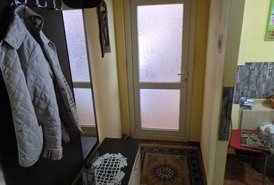 Apartament cu 2 camere semidecomandat în CET - 2