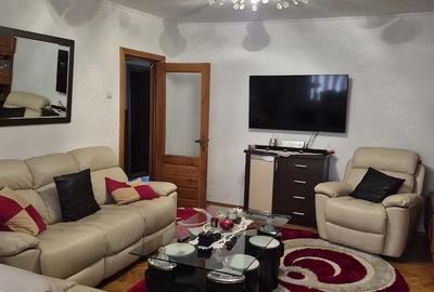Apartament cu 3 camere decomandat în Central - 2