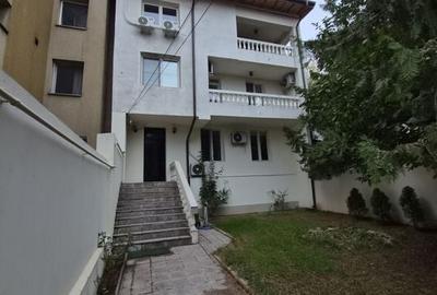 De vânzare Vilă individuala 11 camere curte proprie Parcul Carol - 3