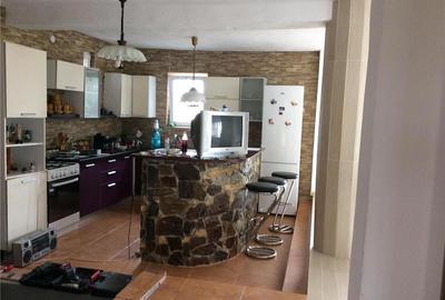 Casă cu 3 camere în Central - 7