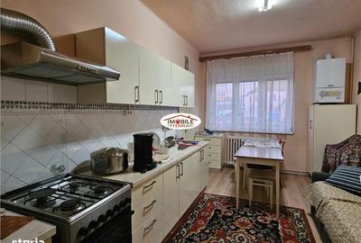 Casă cu 4 camere decomandat cu Teren 250 Mp în Central - 12