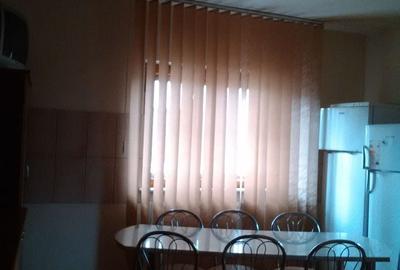 Casa 6 camere - cazare 14+10 persoane, Nord - 3