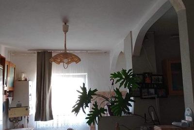 Apartament cu 2 camere decomandat în Micro 17 - 2