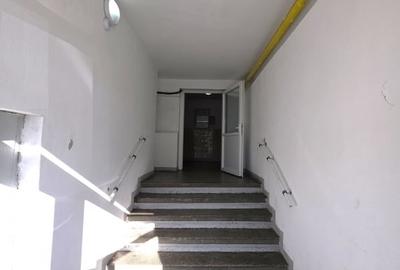 Apartament cu 4 camere semidecomandat în Brâncoveanu - 32