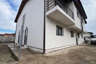 Casă cu 3 camere cu Canalizare în Prelungirea Ghencea - 1