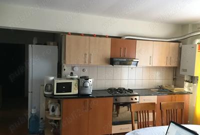 Apartament cu 3 camere decomandat în Independenței