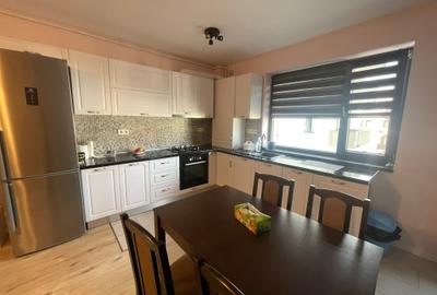 Inchiriere apartament 3 camere bloc nou zona Tractorul - 3