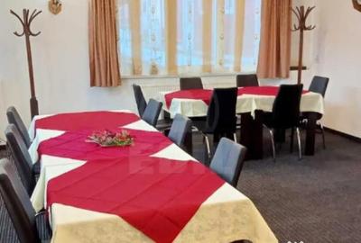 Casă cu 10 camere cu Teren 125 Mp în Lupeni - 8