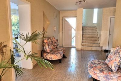 Casă cu 5 camere cu Teren 750 Mp în Central - 4