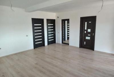 Casă cu Teren 550 Mp în Braniștea - 2