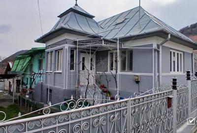 Casă cu 3 camere cu Teren 579 Mp în Moldovenești - 2