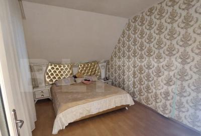 Casă cu 4 camere cu Teren 1000 Mp în Central