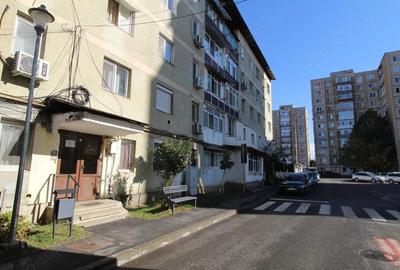 Apartament 2 camere, 41 mp, decomandat, zona 9 Mai - 1