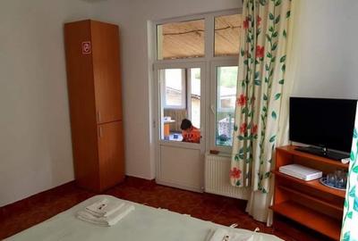 Casă cu 5 camere cu Teren 1000 Mp în Central