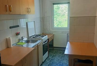Apartament cu 2 camere decomandat în Gară