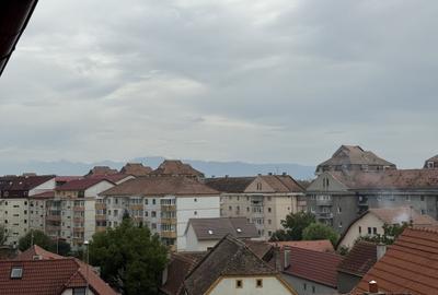 Apartament cu 3 camere decomandat în Vest
