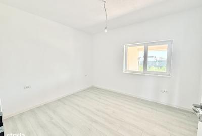Casă cu 4 camere în Moșnița Veche