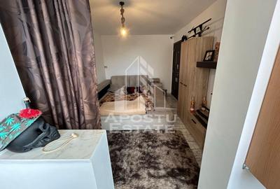 Apartament cu 2 camere, complet renovat, 2 balcoane, etajul 2 - 3