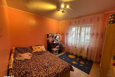 Apartament cu 3 camere decomandat în Tătărași