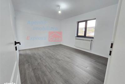 Casă cu 4 camere cu Canalizare în Banu - 1