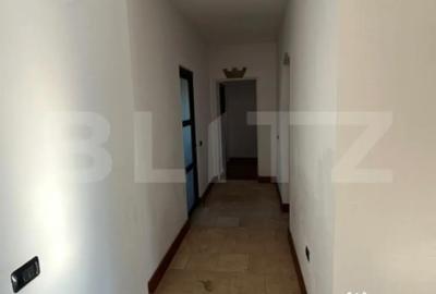 Casă cu 4 camere cu Teren 980 Mp în Valea