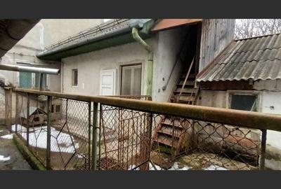 Casă cu 3 camere cu Canalizare în Central - 24