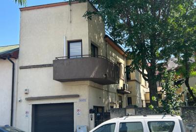 Casă cu 5 camere în Dacia