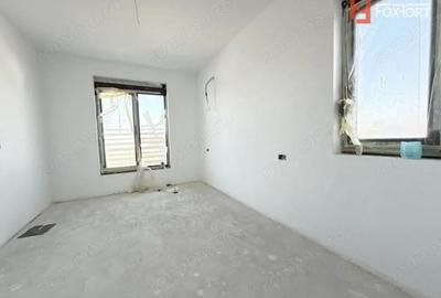 Casă cu 4 camere cu Canalizare în Săcălaz