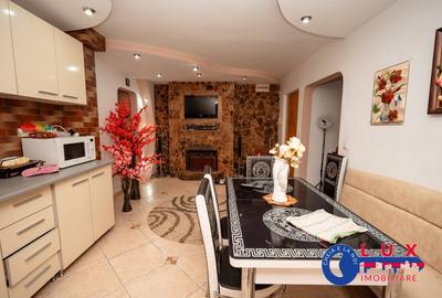 Apartament cu 3 camere decomandat în C5 - 7
