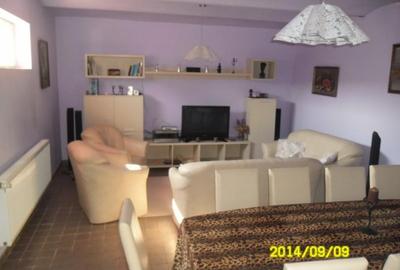 Apartament cu 3 camere semidecomandat în Aradul Nou