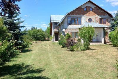 Casă cu 4 camere în Ștefănești - 10