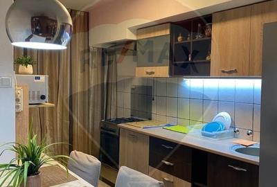 Apartament cu 3 camere decomandat, mobilat în Alfa - 1