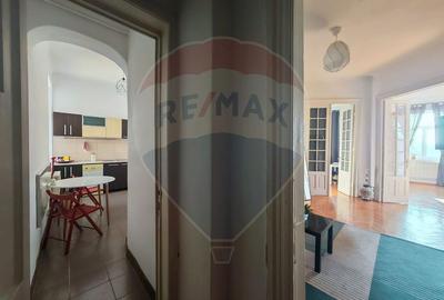 Apartament cu 4 camere decomandat în Universitate - 4