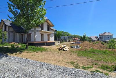 Loc de casa intravilan Botosani, zona Lebada - 2