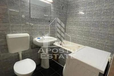 Garsonieră semidecomandată, mobilată în Fabric