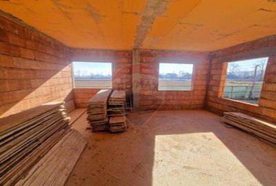 Casa si 74000 metri patrati teren - 8