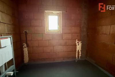 Duplex cu 3 camere cu Canalizare în Albina - 10