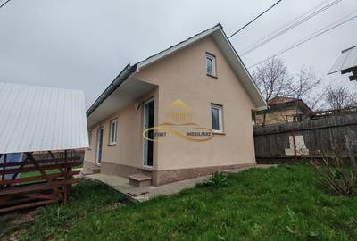 Casă individuală cu 2 camere cu Canalizare în Parincea - 3