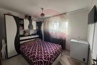 Apartament cu 3 camere semidecomandat, mobilat în Lăpuș