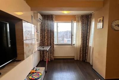 Apartament cu 2 camere decomandat în Far